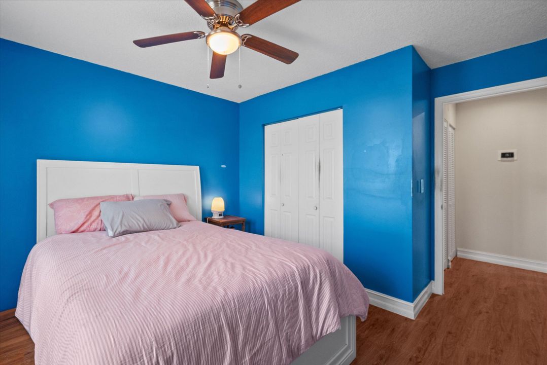 合同活跃: $450,000 (3 贝兹, 2 浴室, 1322 平方英尺)