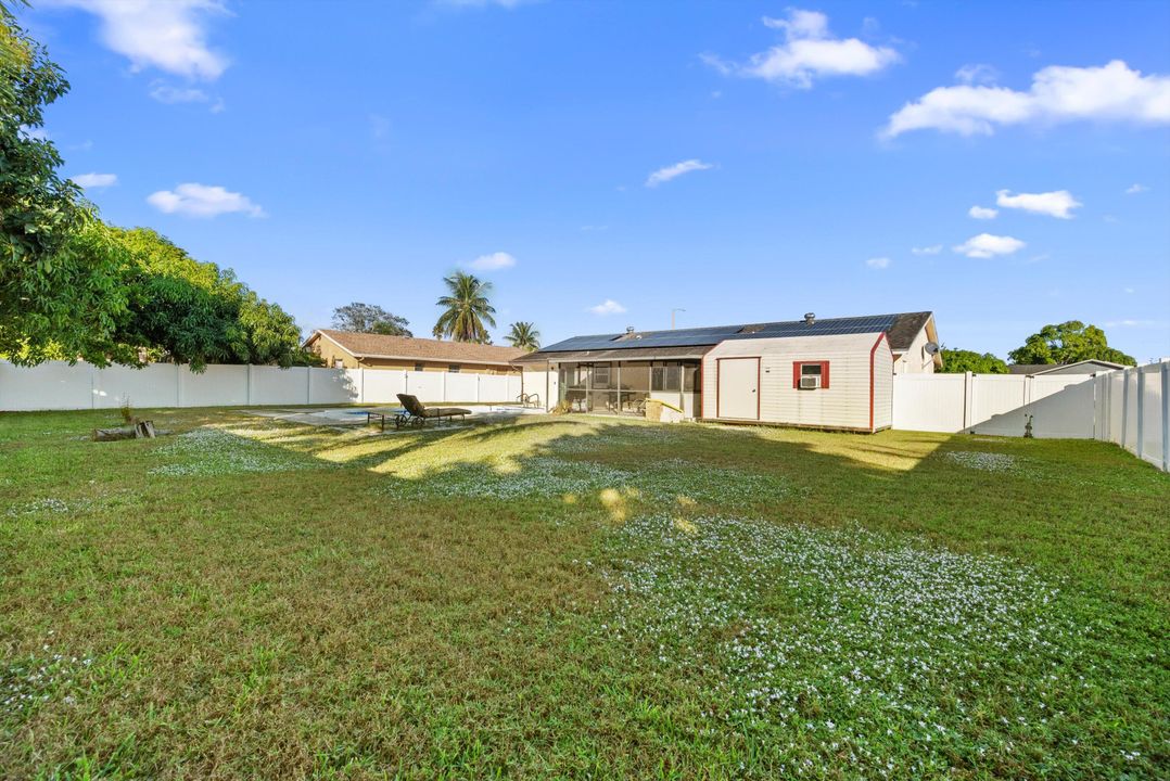 合同活跃: $450,000 (3 贝兹, 2 浴室, 1322 平方英尺)