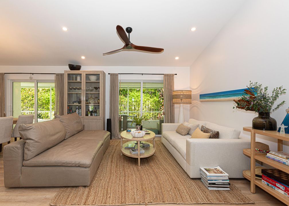 For Sale: $823,000 (3 beds, 2 baths, 1737 Square Feet)