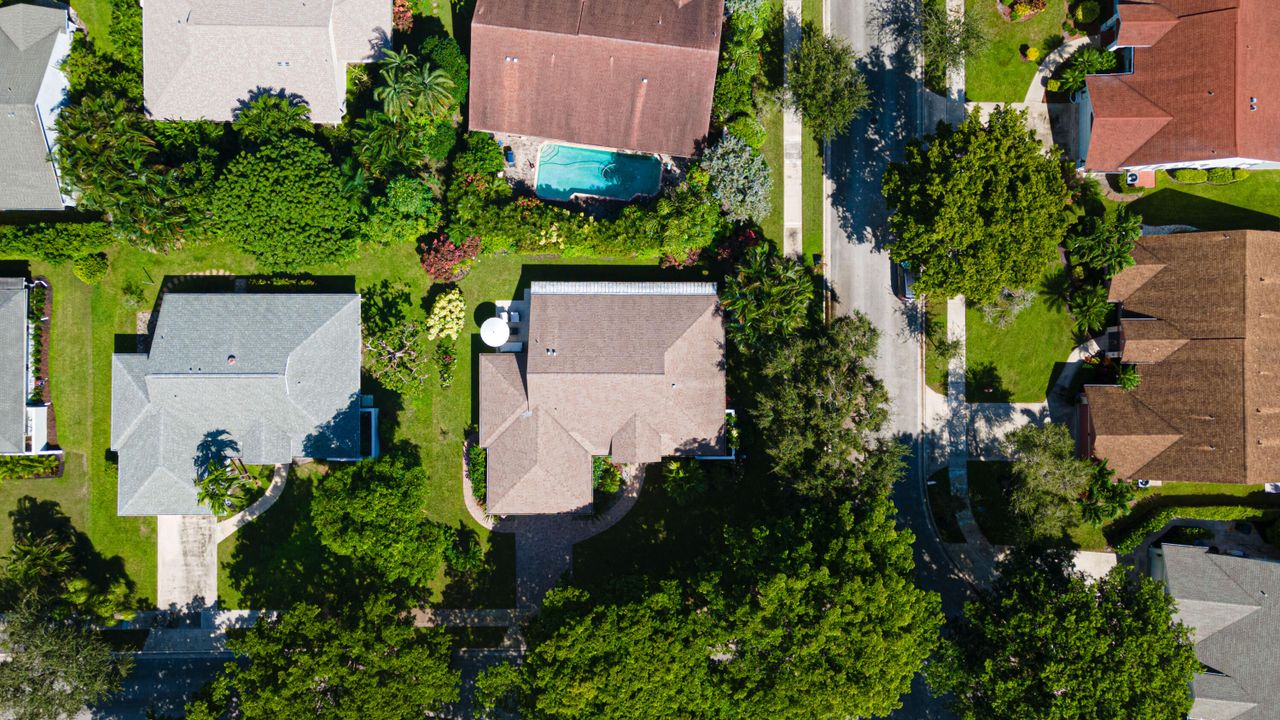 For Sale: $823,000 (3 beds, 2 baths, 1737 Square Feet)