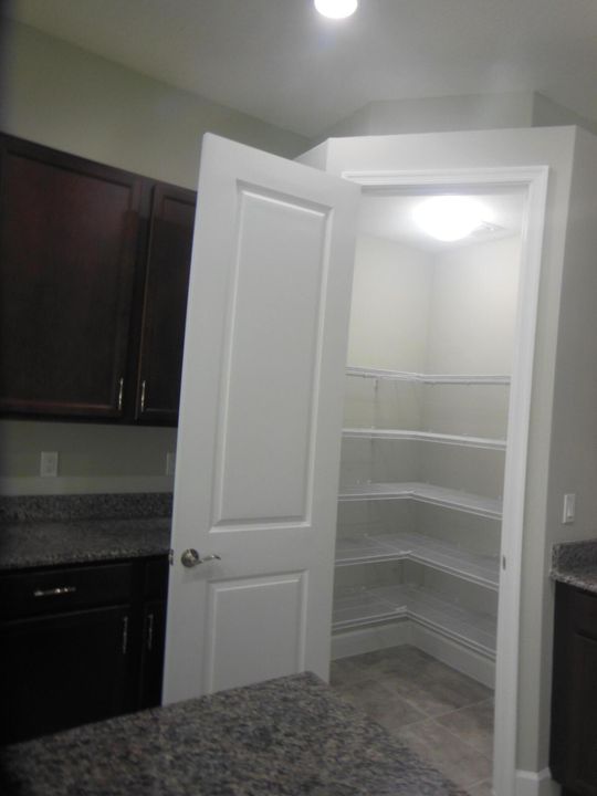 For Rent: $3,100 (3 beds, 2 baths, 2305 Square Feet)