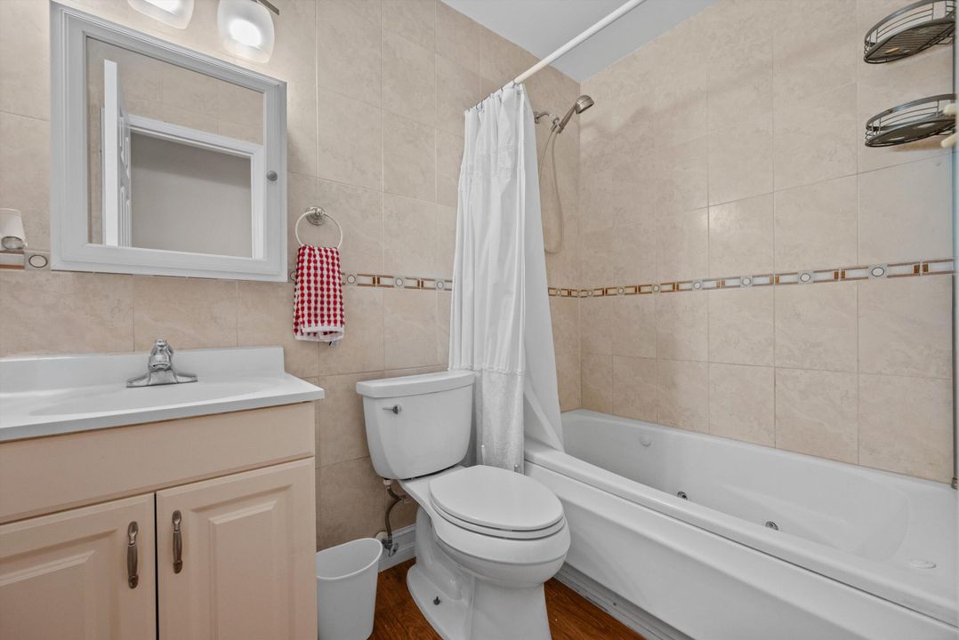 合同活跃: $450,000 (3 贝兹, 2 浴室, 1322 平方英尺)