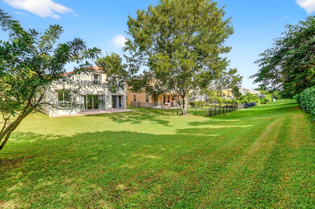 For Sale: $725,000 (4 beds, 3 baths, 2325 Square Feet)