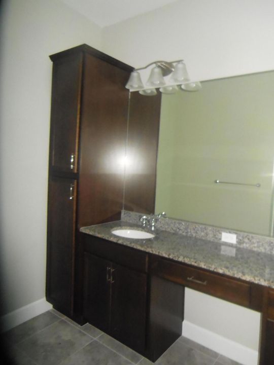 For Rent: $3,100 (3 beds, 2 baths, 2305 Square Feet)