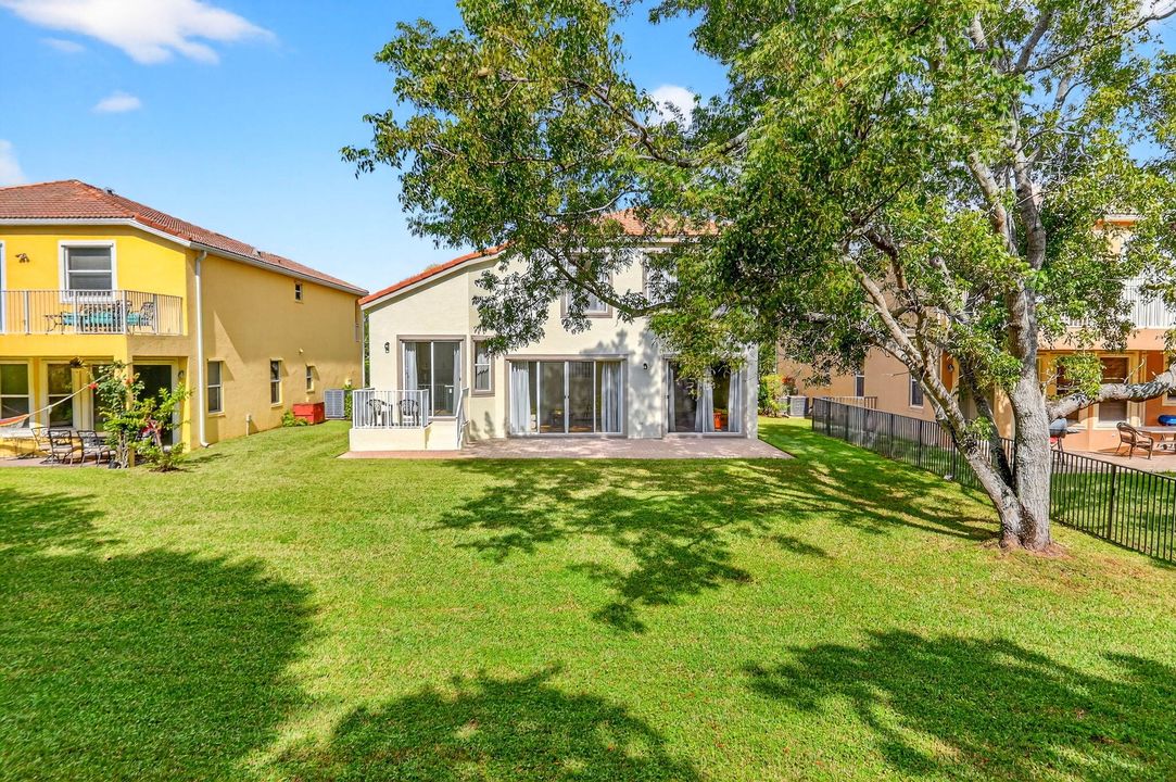 For Sale: $725,000 (4 beds, 3 baths, 2325 Square Feet)