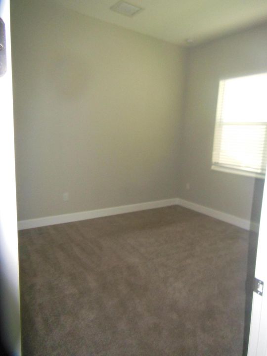 For Rent: $3,100 (3 beds, 2 baths, 2305 Square Feet)