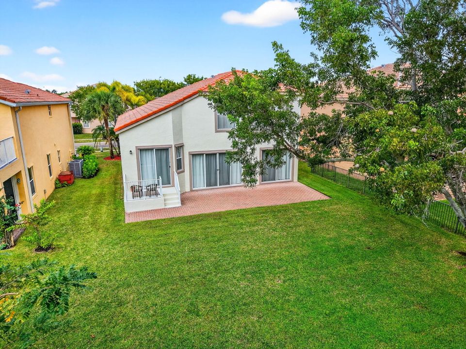 For Sale: $725,000 (4 beds, 3 baths, 2325 Square Feet)