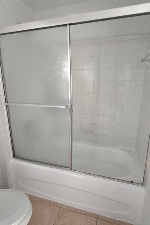 出租: $2,000 (2 贝兹, 1 浴室, 1004 平方英尺)