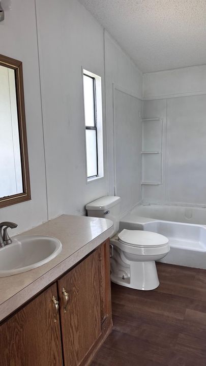 For Sale: $149,000 (3 beds, 2 baths, 1056 Square Feet)