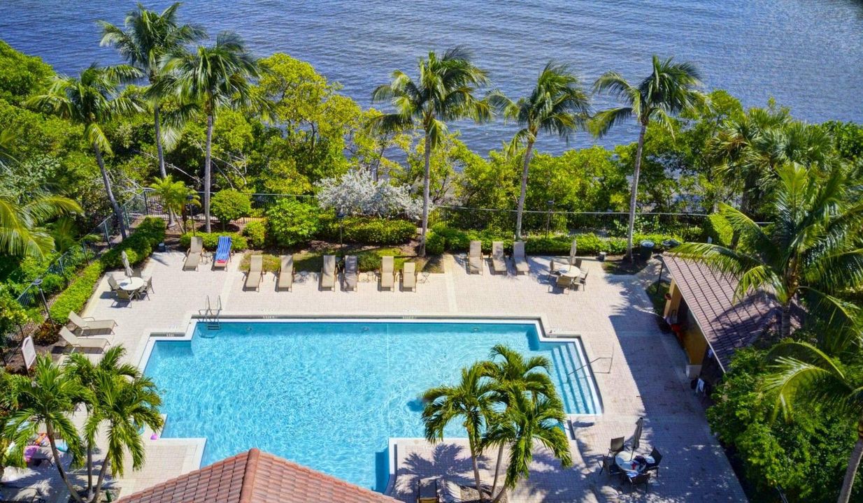 出租: $2,000 (2 贝兹, 1 浴室, 1004 平方英尺)