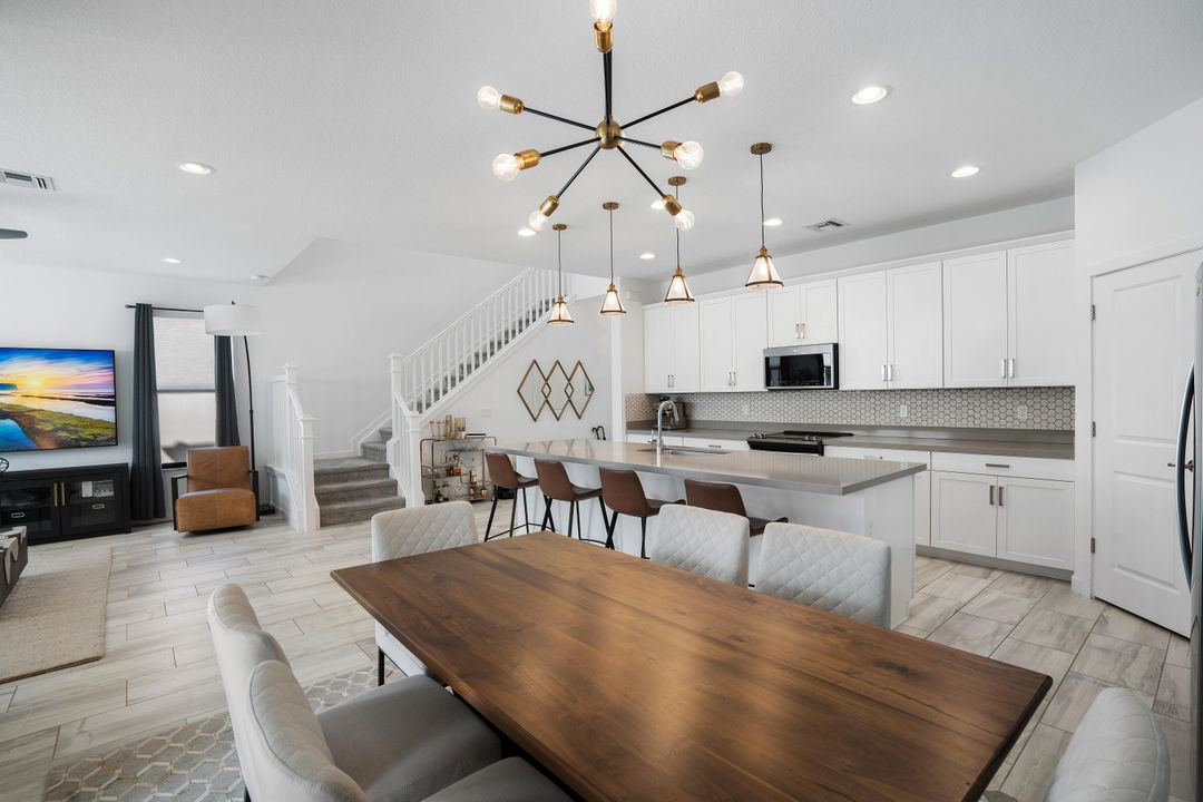 For Sale: $619,000 (3 beds, 2 baths, 2317 Square Feet)