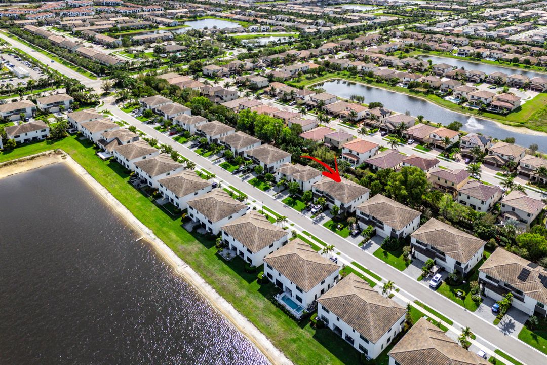 For Sale: $619,000 (3 beds, 2 baths, 2317 Square Feet)