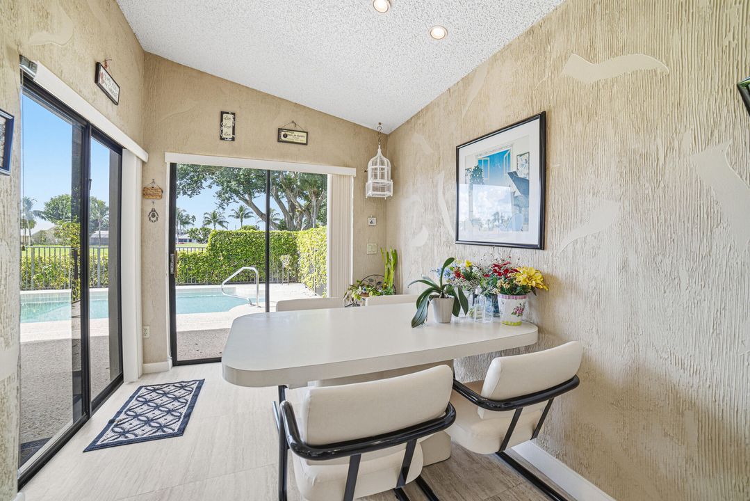 待售: $489,000 (3 贝兹, 2 浴室, 2216 平方英尺)