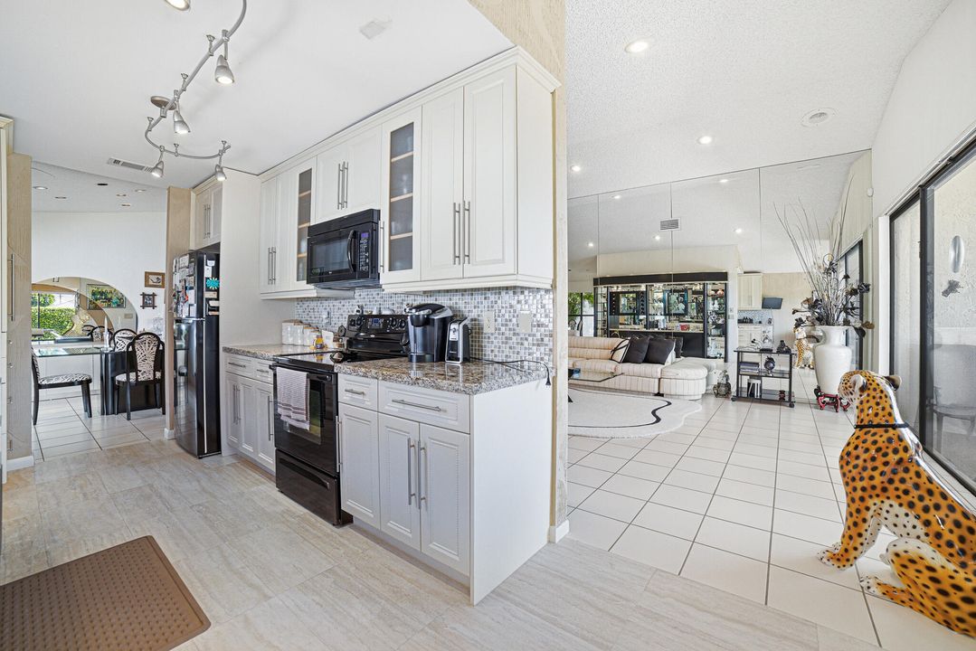 待售: $489,000 (3 贝兹, 2 浴室, 2216 平方英尺)