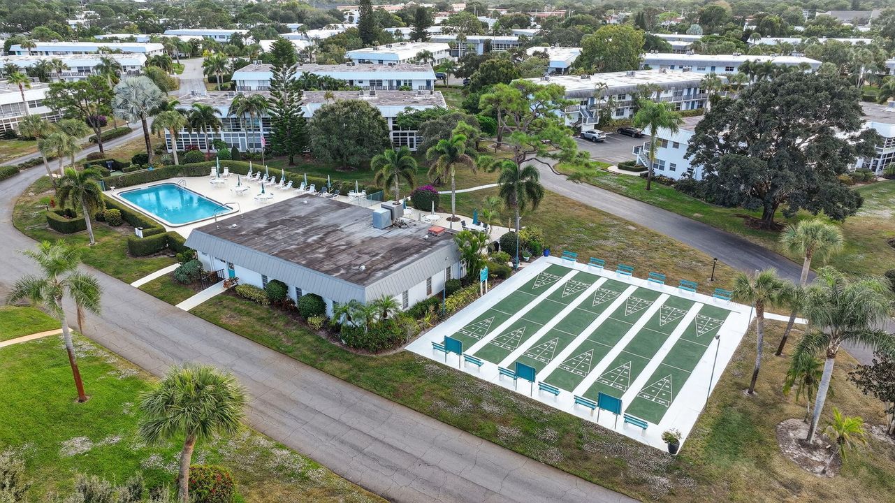 Под контрактом: $165,000 (2 спален, 2 ванн, 992 Квадратных фут)