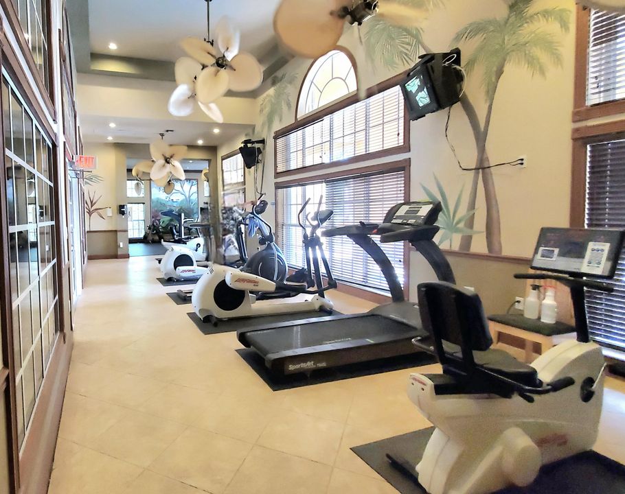 出租: $2,000 (2 贝兹, 1 浴室, 1004 平方英尺)