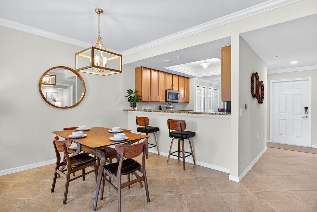 For Sale: $485,000 (2 beds, 2 baths, 1352 Square Feet)