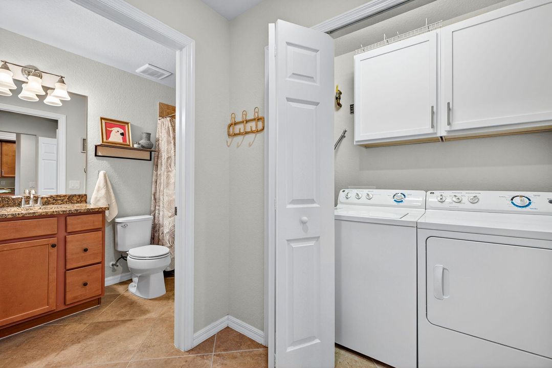 For Sale: $485,000 (2 beds, 2 baths, 1352 Square Feet)