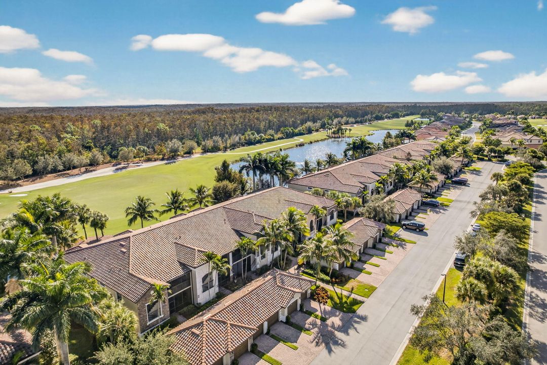 For Sale: $485,000 (2 beds, 2 baths, 1352 Square Feet)