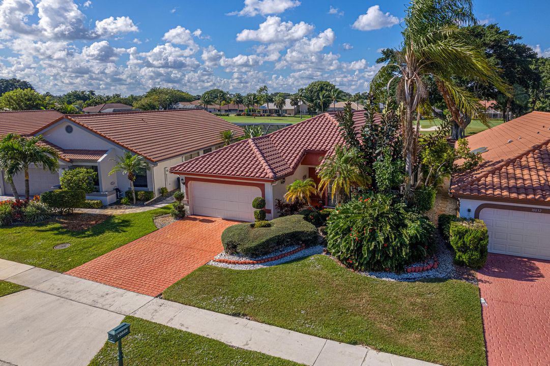 待售: $489,000 (3 贝兹, 2 浴室, 2216 平方英尺)