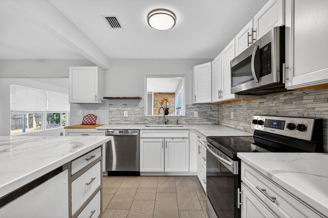 Active With Contract: $425,000 (3 beds, 2 baths, 1312 Square Feet)