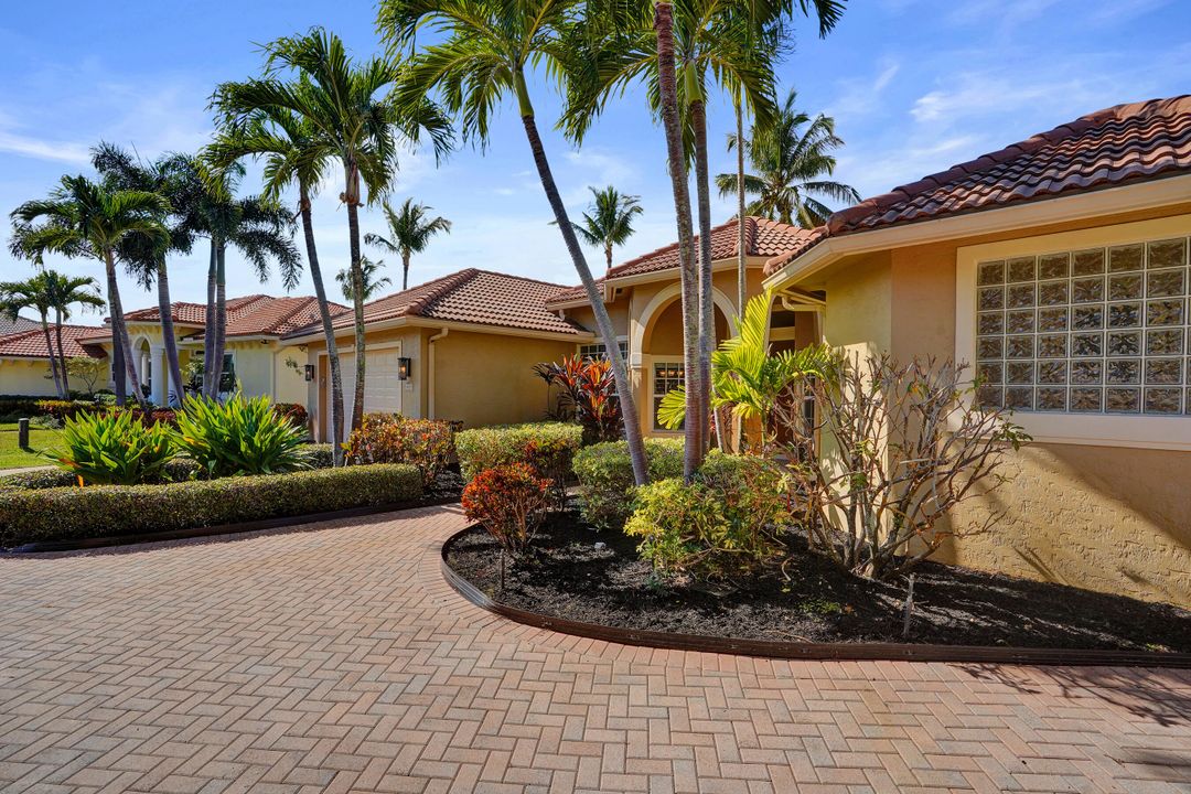 待售: $1,100,000 (3 贝兹, 2 浴室, 2363 平方英尺)