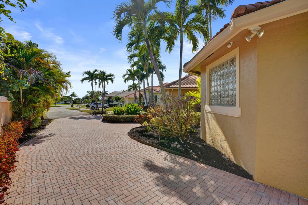 待售: $1,100,000 (3 贝兹, 2 浴室, 2363 平方英尺)