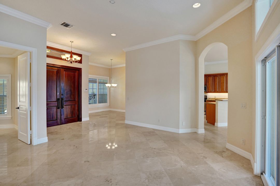 待售: $1,100,000 (3 贝兹, 2 浴室, 2363 平方英尺)