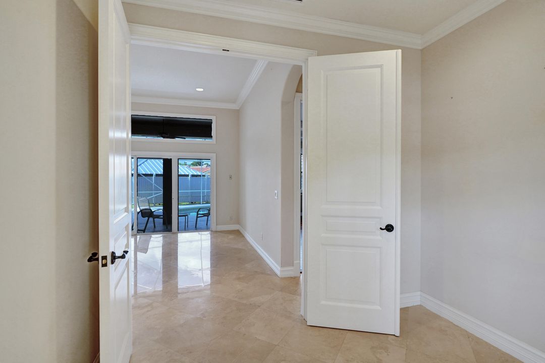 待售: $1,100,000 (3 贝兹, 2 浴室, 2363 平方英尺)