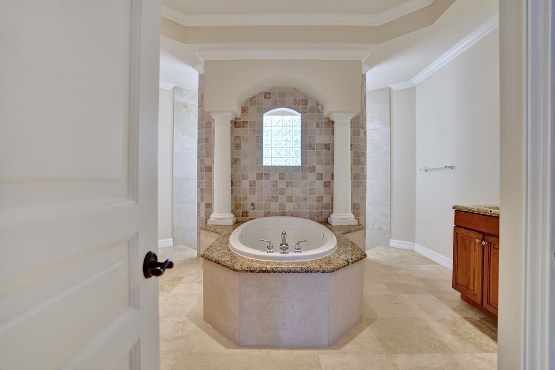 待售: $1,100,000 (3 贝兹, 2 浴室, 2363 平方英尺)