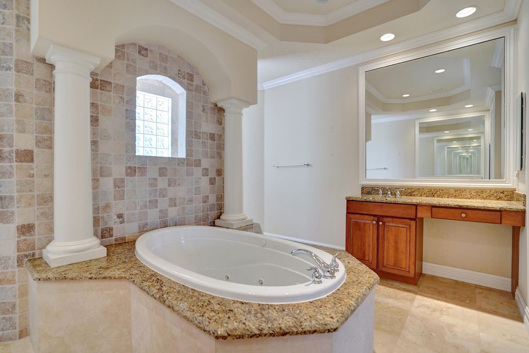 待售: $1,100,000 (3 贝兹, 2 浴室, 2363 平方英尺)