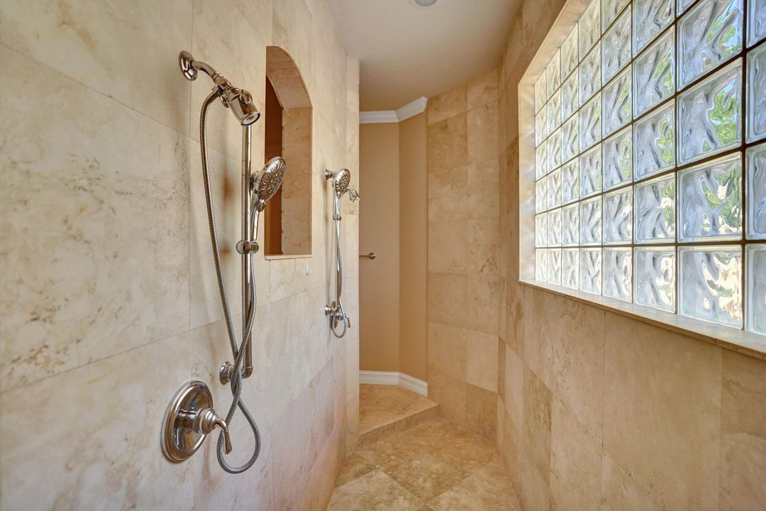 待售: $1,100,000 (3 贝兹, 2 浴室, 2363 平方英尺)