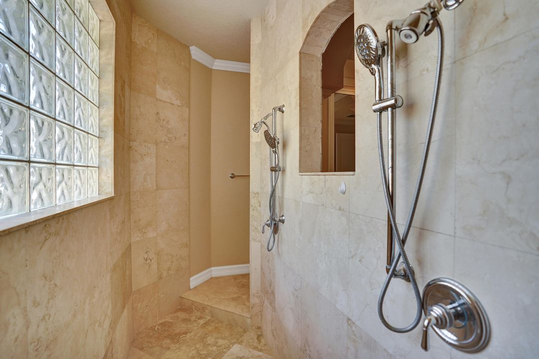 待售: $1,100,000 (3 贝兹, 2 浴室, 2363 平方英尺)