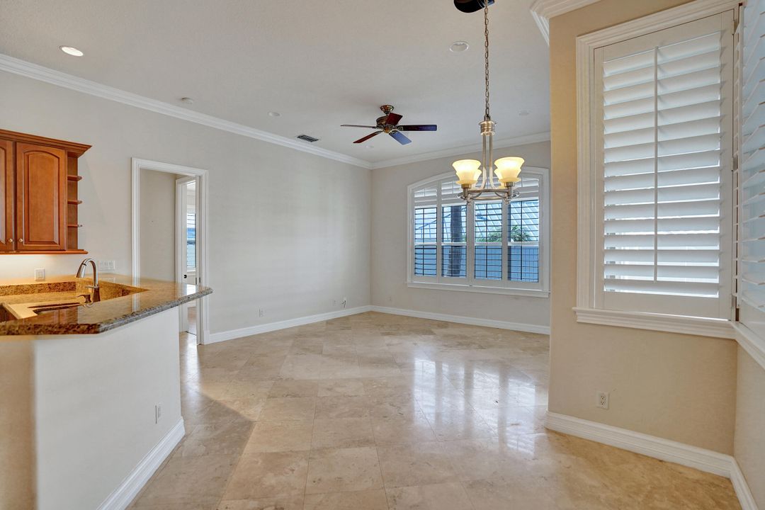 待售: $1,100,000 (3 贝兹, 2 浴室, 2363 平方英尺)