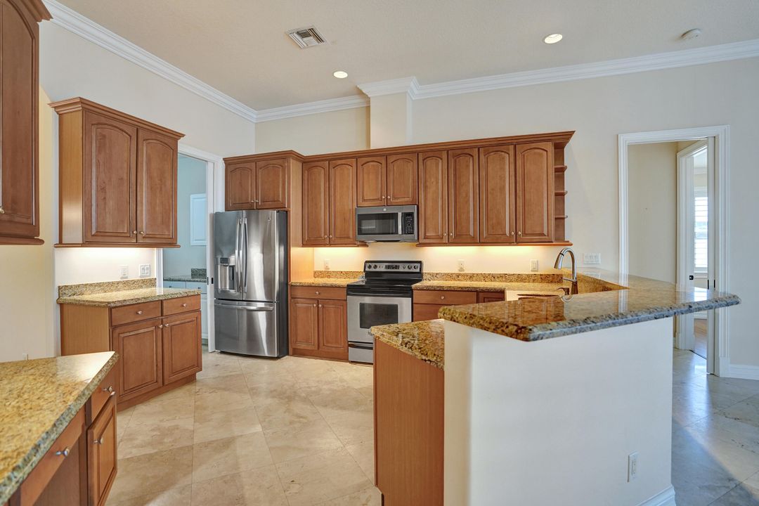 待售: $1,100,000 (3 贝兹, 2 浴室, 2363 平方英尺)