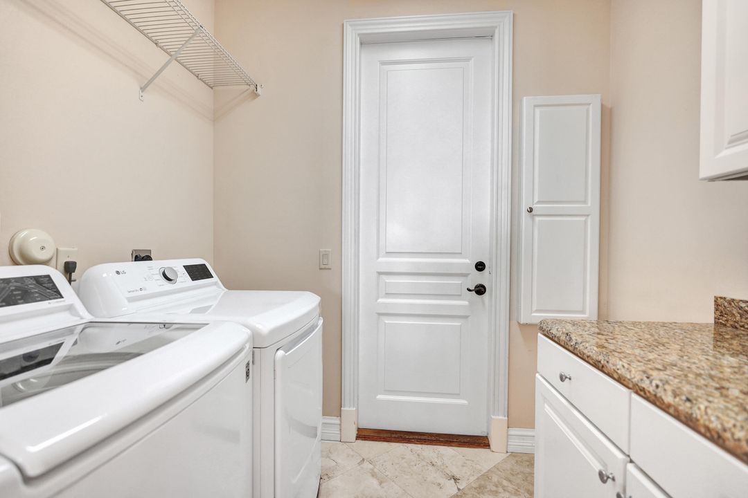 待售: $1,100,000 (3 贝兹, 2 浴室, 2363 平方英尺)