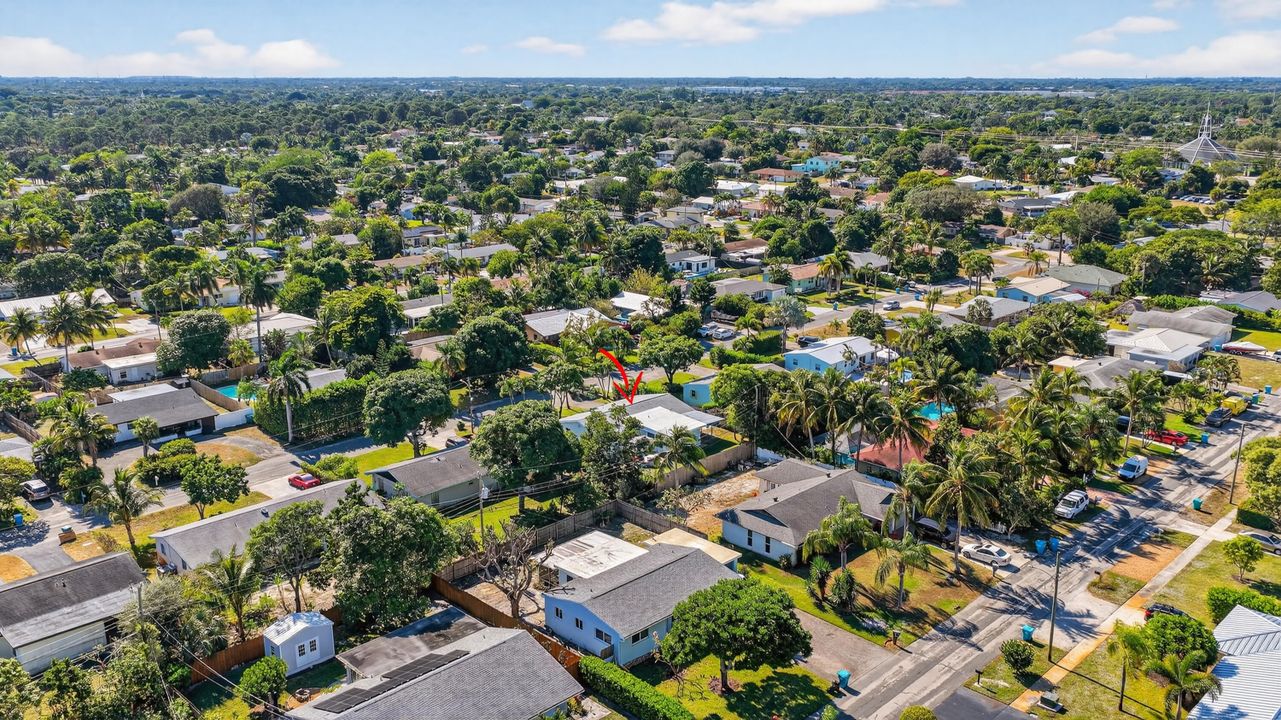 Active With Contract: $425,000 (3 beds, 2 baths, 1312 Square Feet)