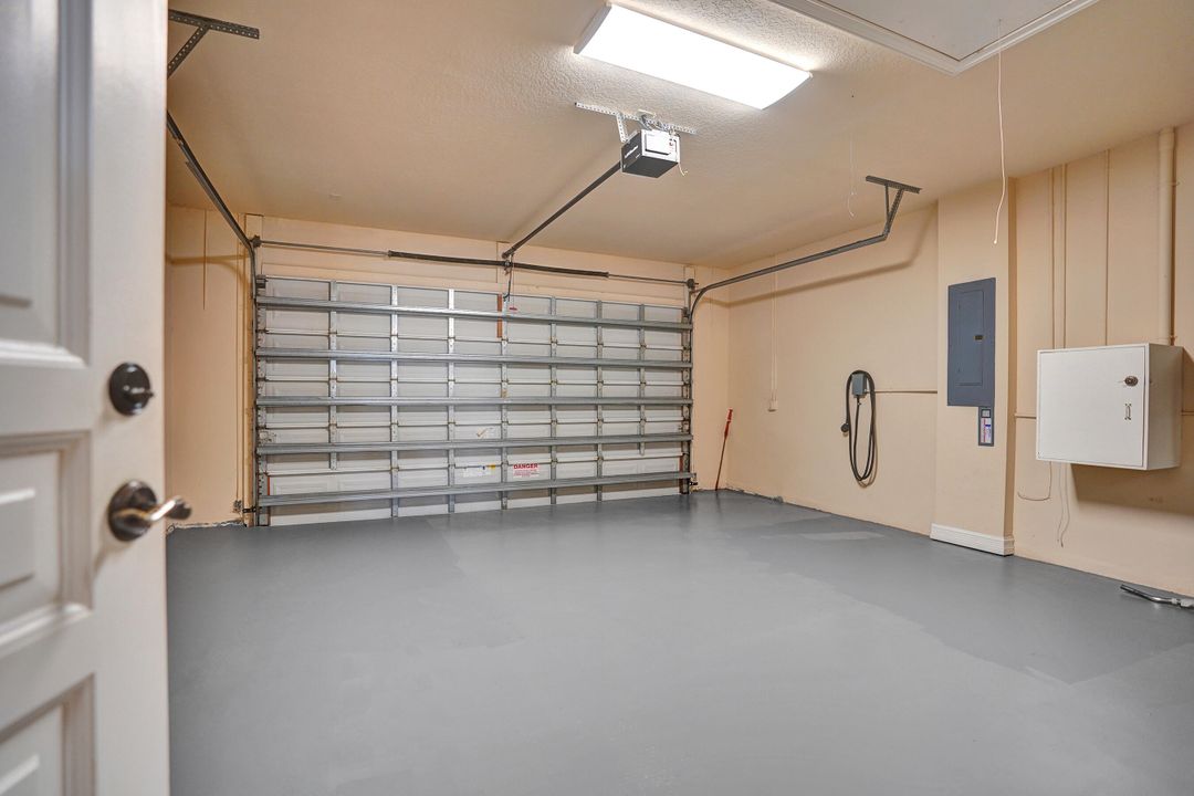 待售: $1,100,000 (3 贝兹, 2 浴室, 2363 平方英尺)