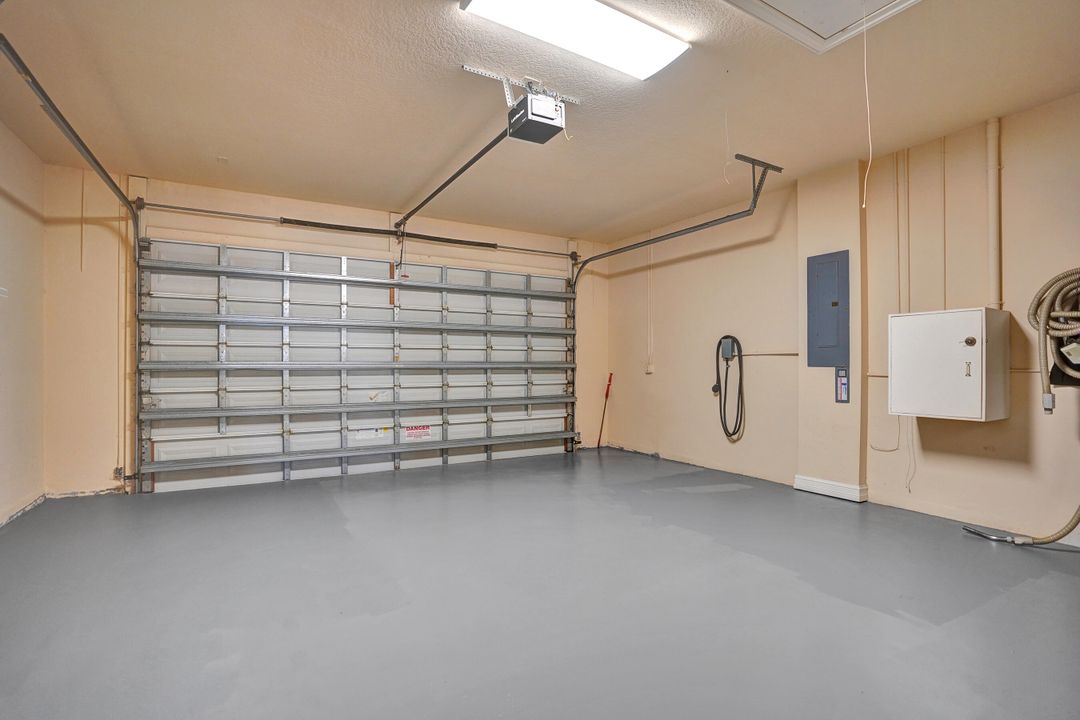 待售: $1,100,000 (3 贝兹, 2 浴室, 2363 平方英尺)