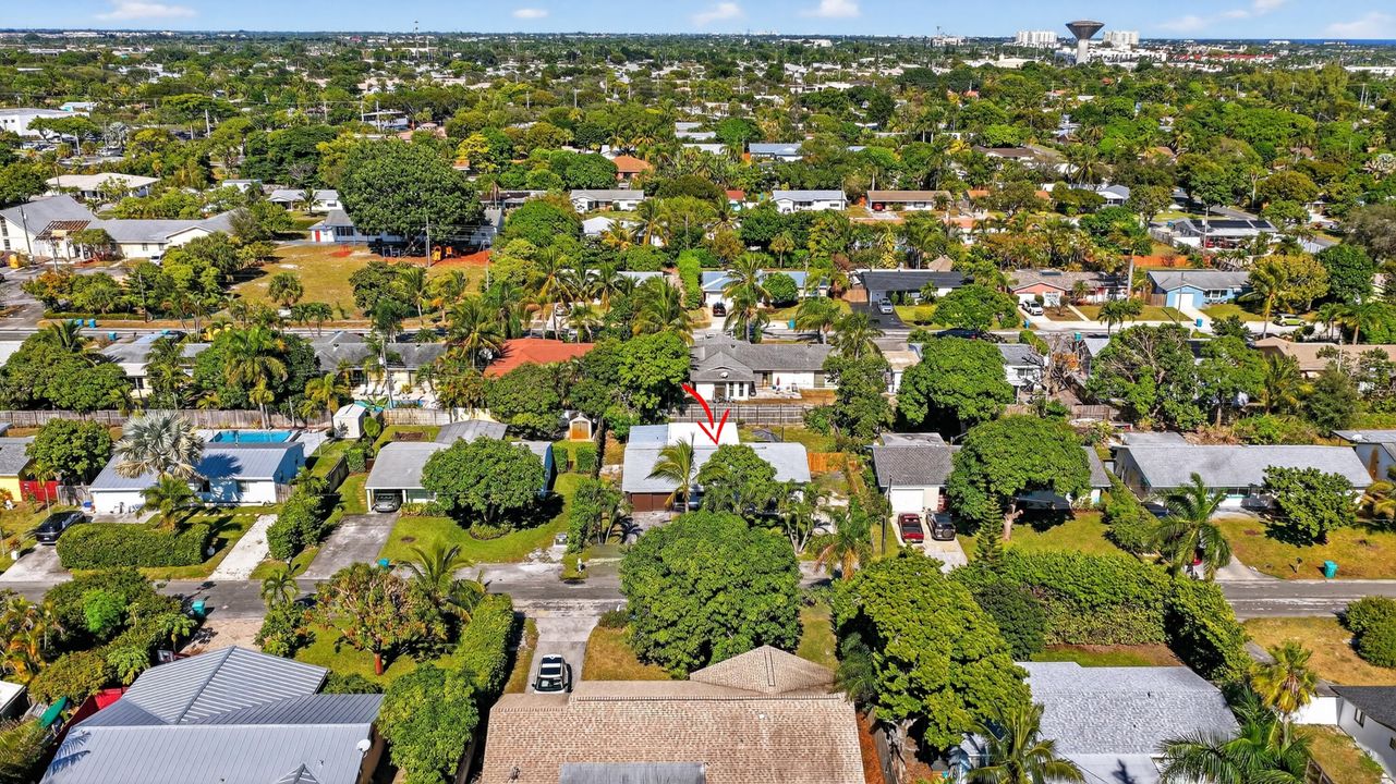 Active With Contract: $425,000 (3 beds, 2 baths, 1312 Square Feet)