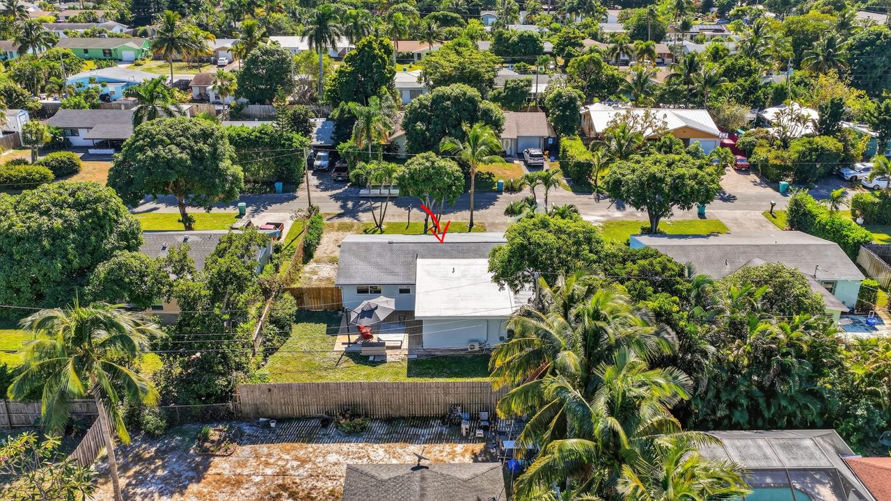 Active With Contract: $425,000 (3 beds, 2 baths, 1312 Square Feet)