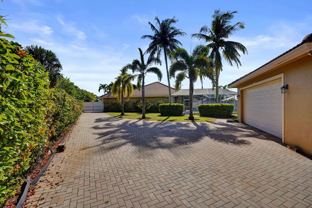 待售: $1,100,000 (3 贝兹, 2 浴室, 2363 平方英尺)