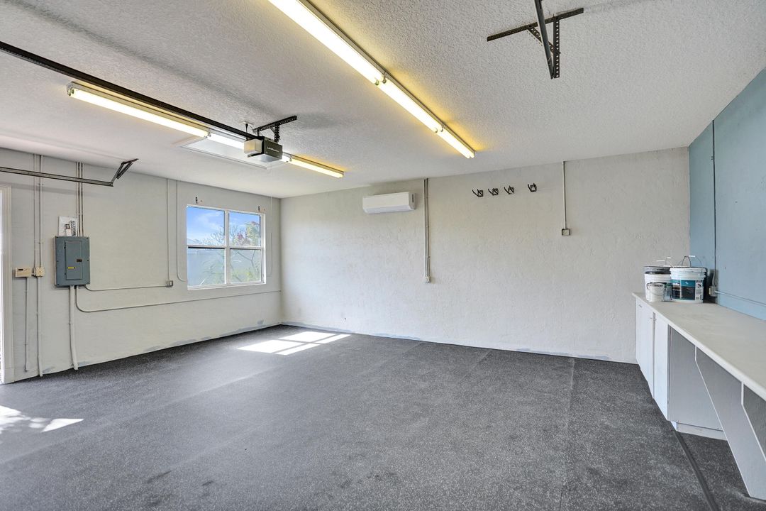 待售: $1,100,000 (3 贝兹, 2 浴室, 2363 平方英尺)