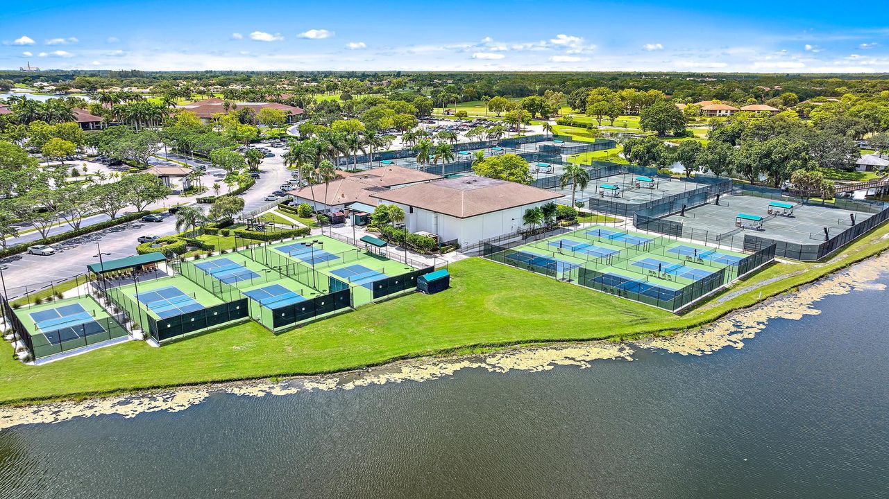 For Sale: $1,299,000 (3 beds, 2 baths, 2145 Square Feet)