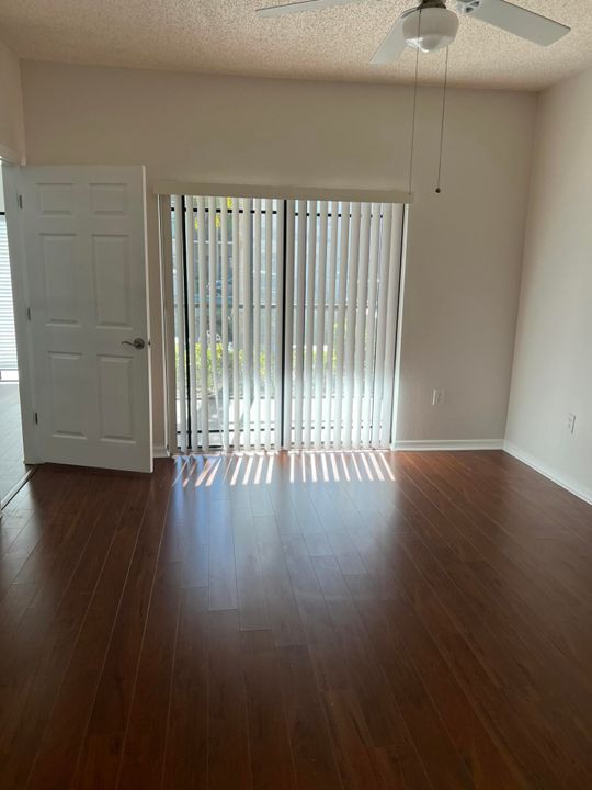 For Rent: $2,600 (3 beds, 2 baths, 1278 Square Feet)