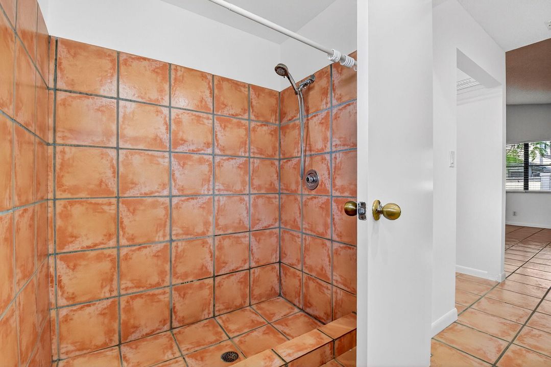 待售: $509,000 (2 贝兹, 2 浴室, 1203 平方英尺)