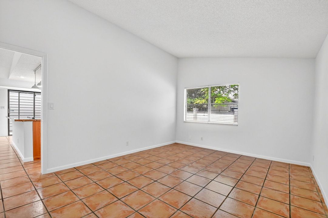 待售: $509,000 (2 贝兹, 2 浴室, 1203 平方英尺)