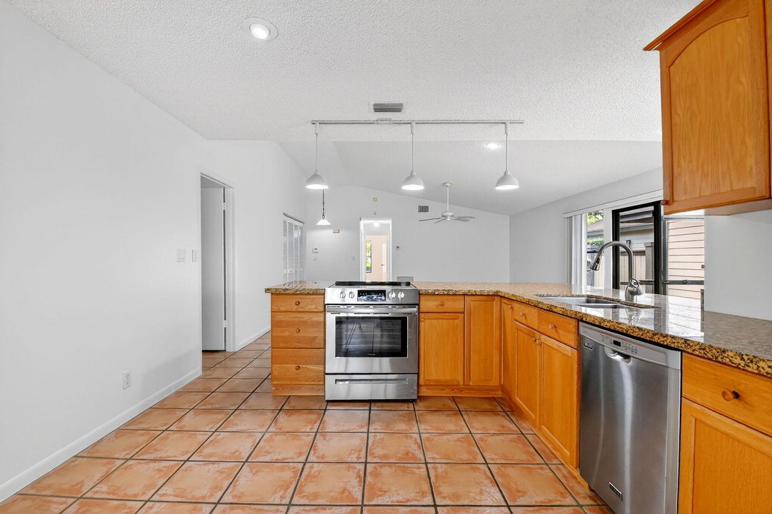 待售: $509,000 (2 贝兹, 2 浴室, 1203 平方英尺)