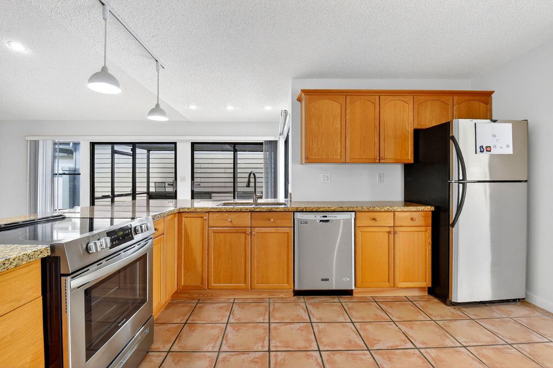 待售: $509,000 (2 贝兹, 2 浴室, 1203 平方英尺)