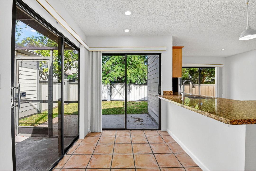 待售: $509,000 (2 贝兹, 2 浴室, 1203 平方英尺)